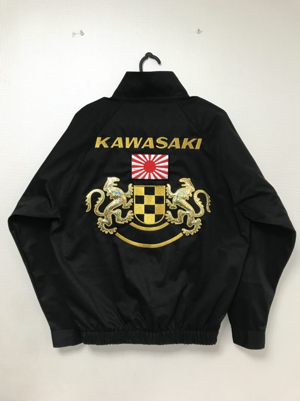 KAWASAKI 向獅子 キラキラ 旭日旗 | バイクチーム刺繍・革ジャン刺繍・MCワッペンならG2 | 刺繍入りバイクベスト・応援