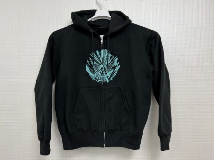 ヨーヨーチーム　パーカ持ち込み刺繍加工